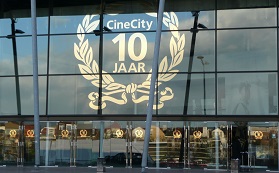 Belettering van wanden en glas